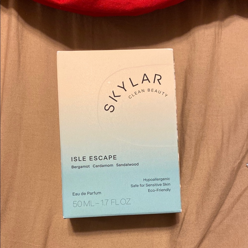 Clean Beauty Isle Escape Eau de Parfum - Blue and White